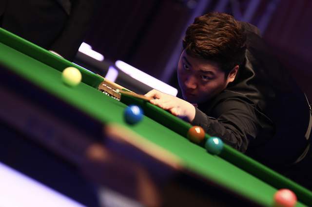 他的眼中闪 他的眼中闪