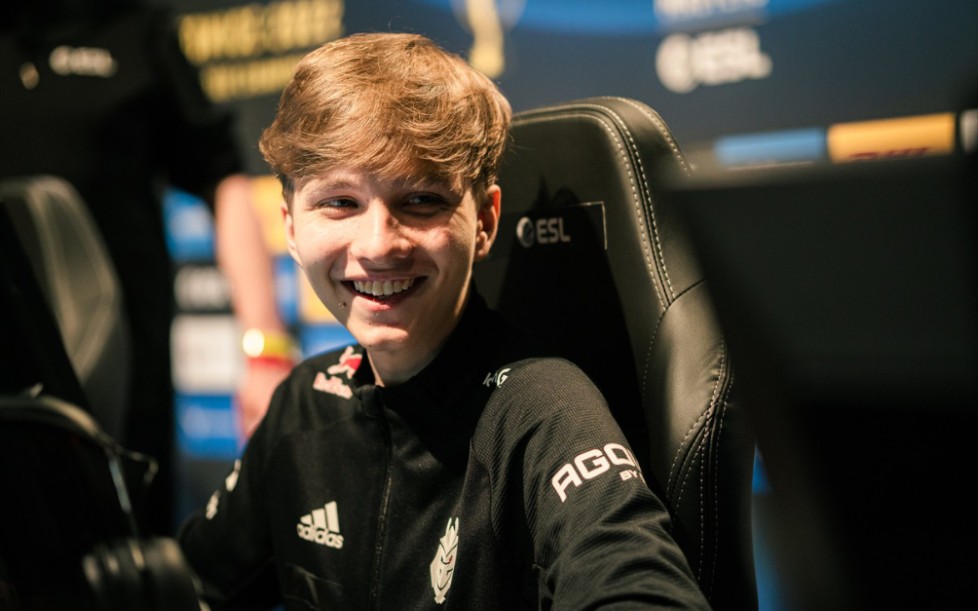 溢的球员凝 溢的球员凝