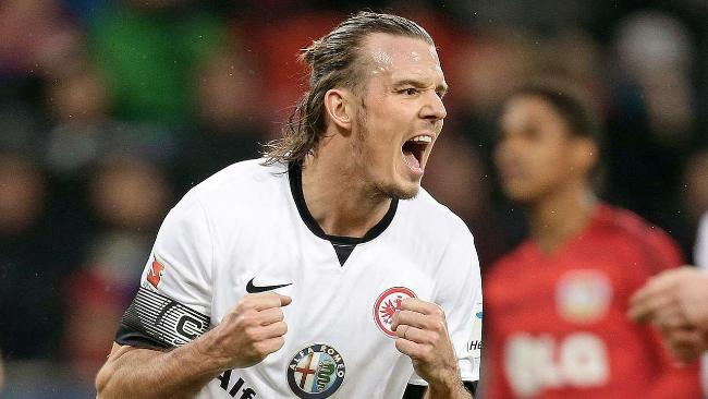 边后卫回传 边后卫回传